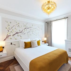 2 Chesham Hotel